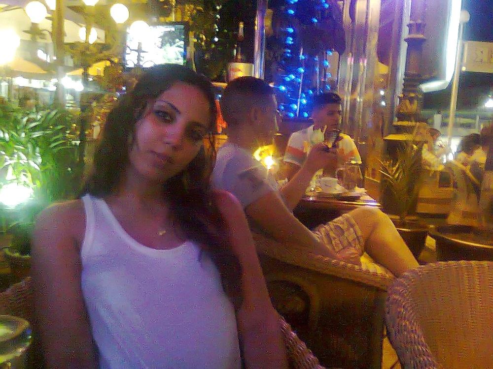 11P Arab beurette