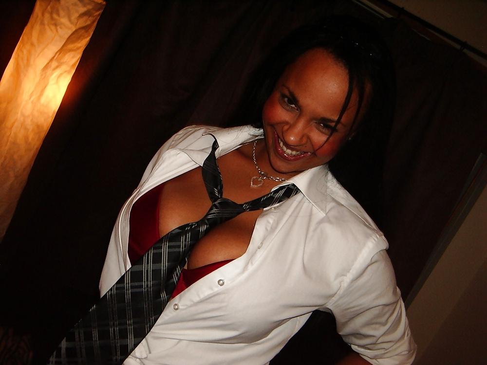 25P Extremly hot ebony