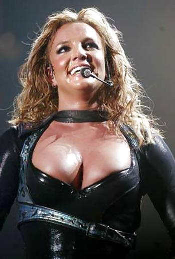 17P Britney Spears (Babes With Big Boobs)