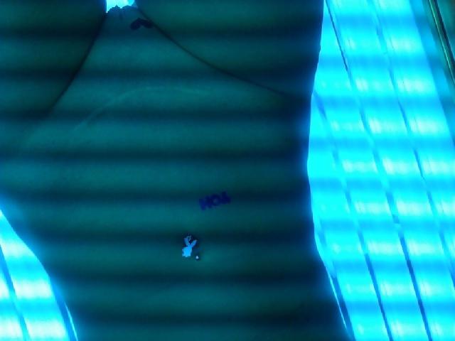 20P Hot MILF Renee in a Tanning Bed