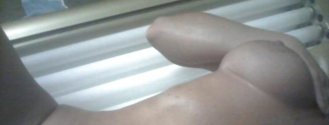 20P Hot MILF Renee in a Tanning Bed