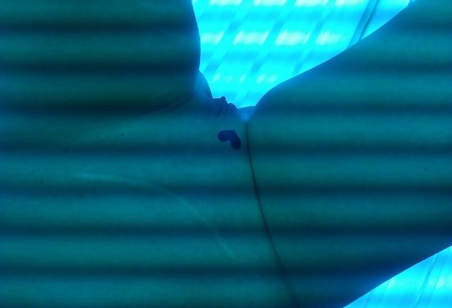 20P Hot MILF Renee in a Tanning Bed