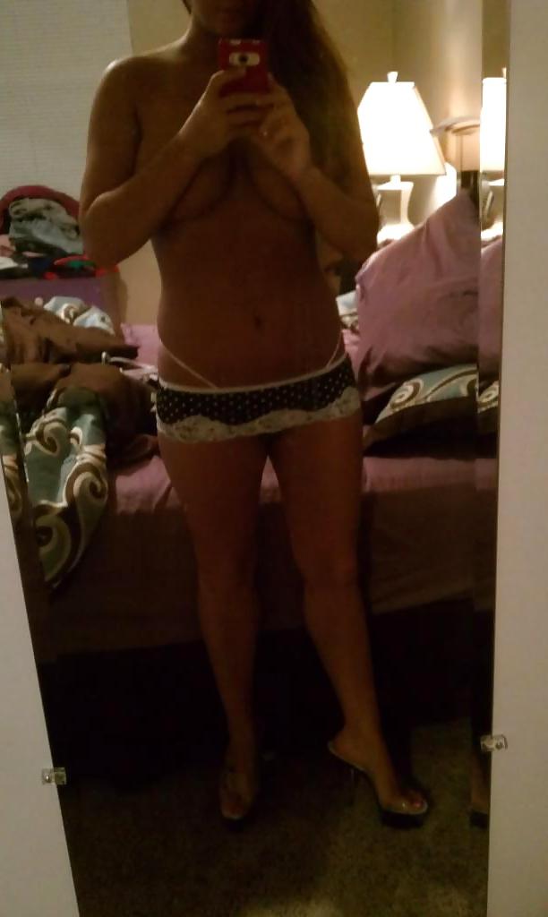 25P Selfie Bit Tit Babes - 2!