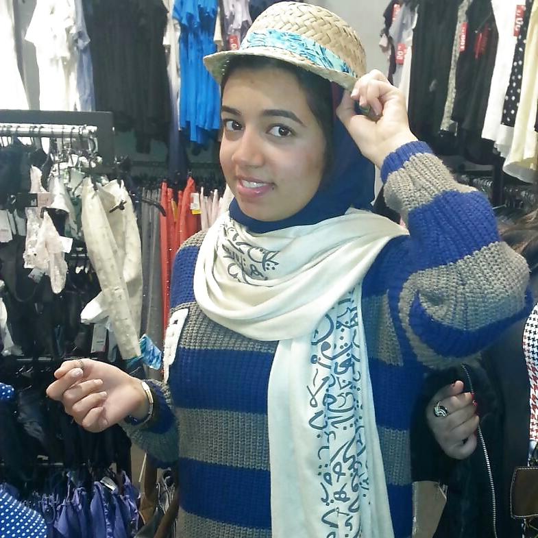 25P Arab Egyptian Chicks Girls of Alexandria 