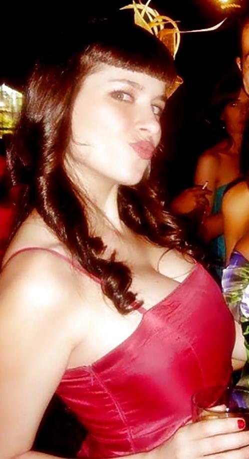 21P SPANISH BOOBS: YO TE QUIERO INFINITO