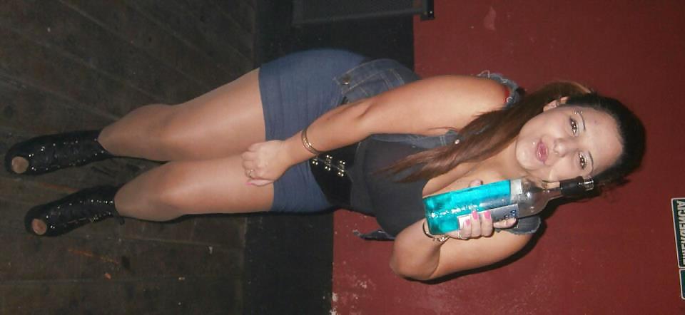 25P Argentine Girl With Huge Boobs