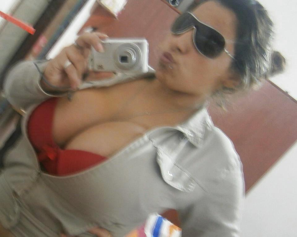 25P Argentine Girl With Huge Boobs
