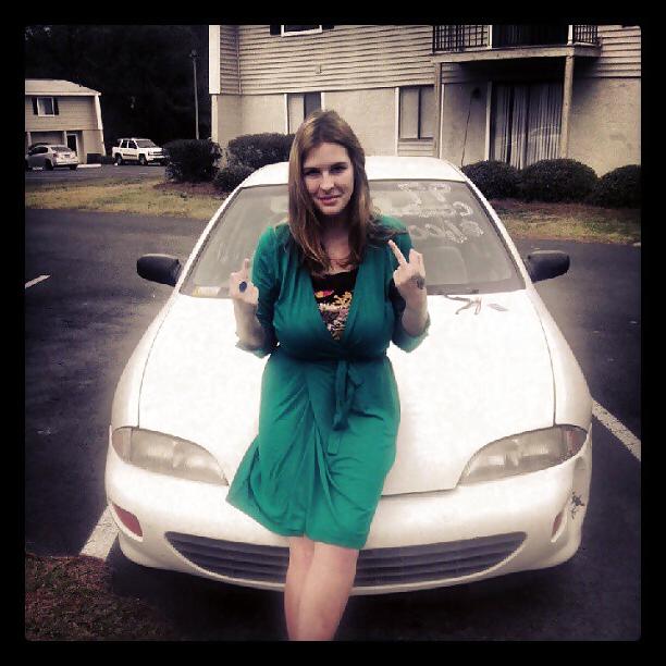 22P Busty American Girl
