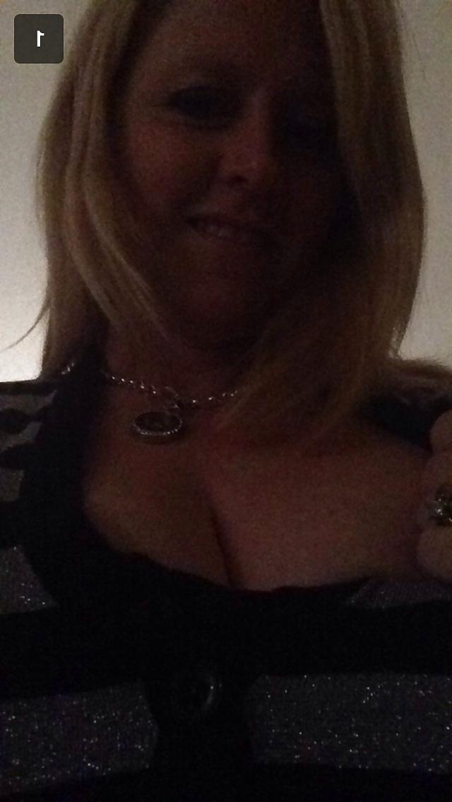 25P Slut Wife phone pic