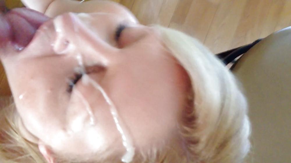 25P Slut Wife phone pic