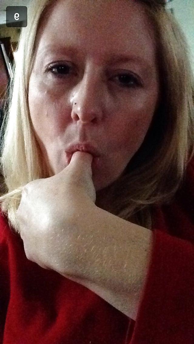 25P Slut Wife phone pic