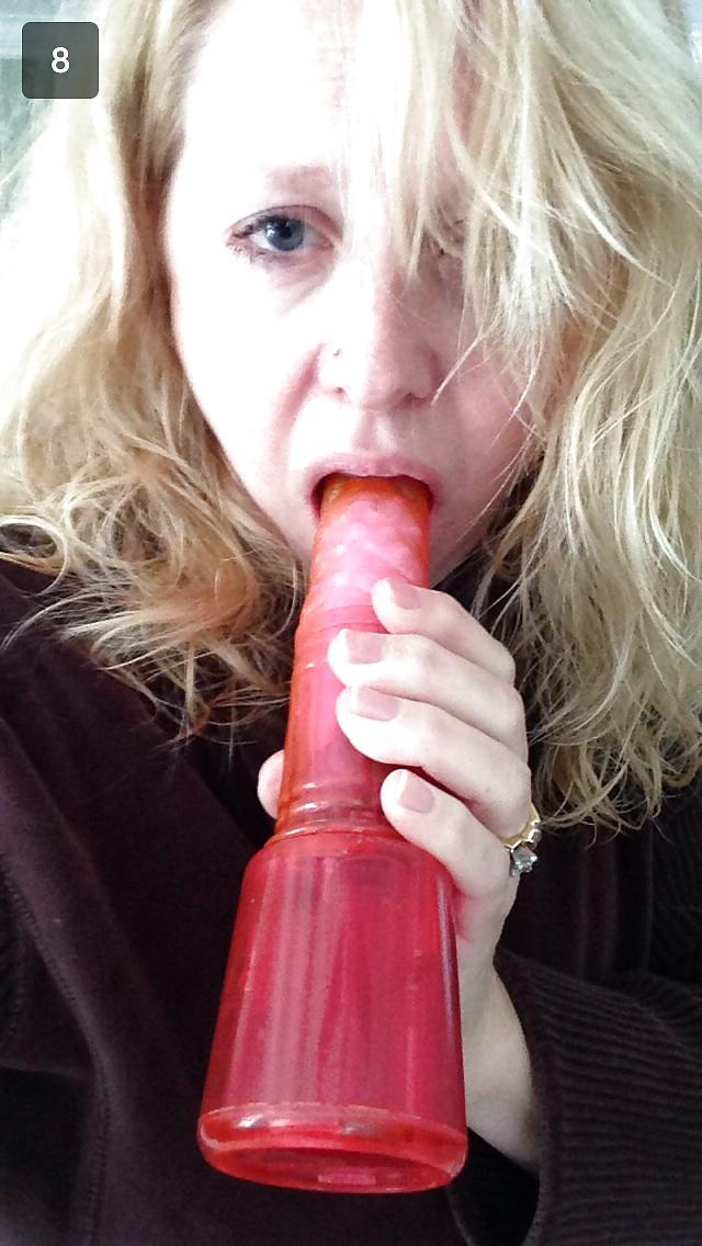 25P Slut Wife phone pic