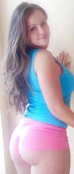 24P Busty girl with amazing big ass comment hard 