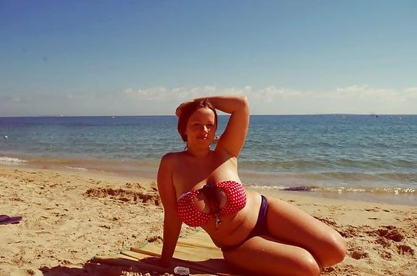 24P Busty girl with amazing big ass comment hard 