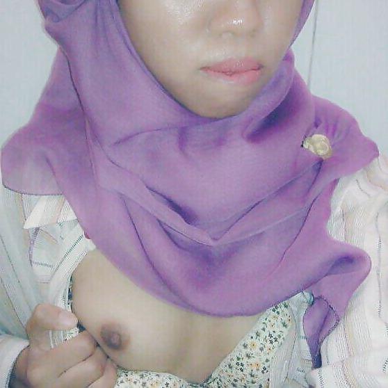5P Indonesian-jilbab ungu