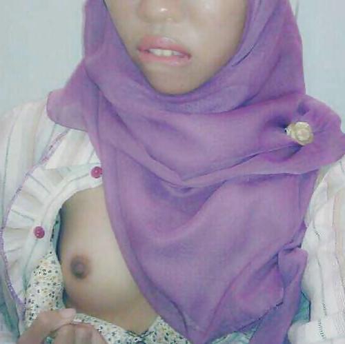 5P Indonesian-jilbab ungu
