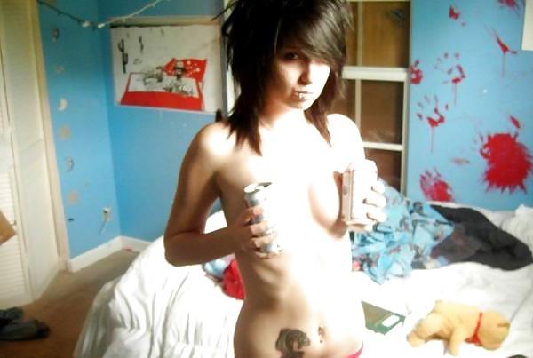 25P Amateur Emo Girls Collection