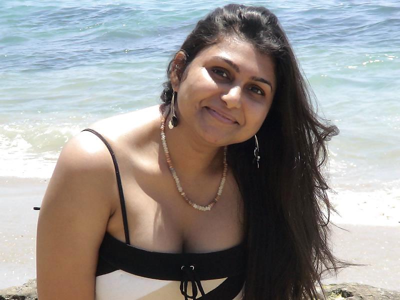 25P Riya Indian Mumbai Bombay India Girl 