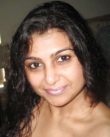 25P Riya Indian Mumbai Bombay India Girl 