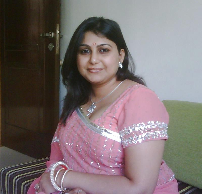 25P Riya Indian Mumbai Bombay India Girl 