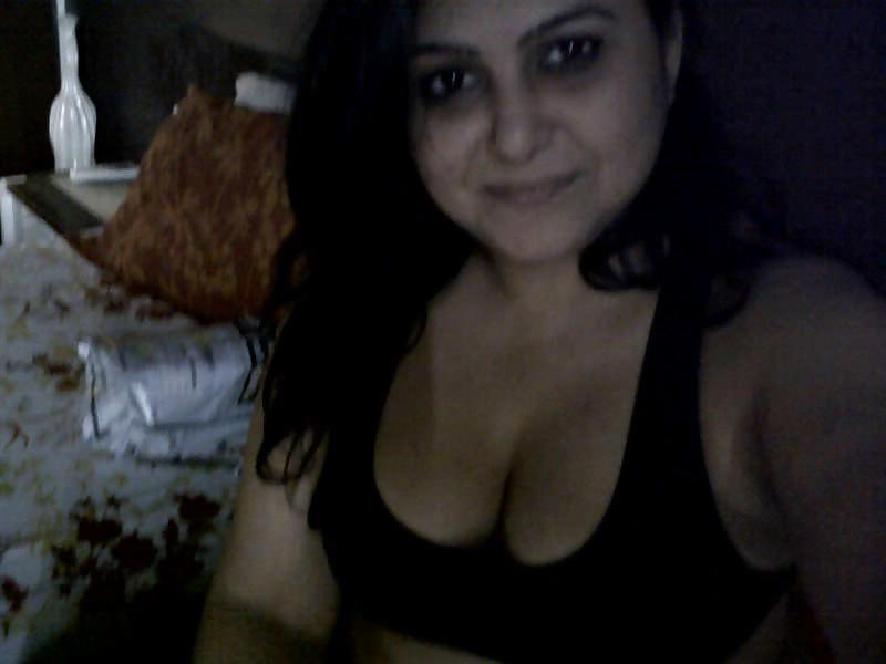 25P Riya Indian Mumbai Bombay India Girl 