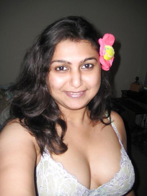 25P Riya Indian Mumbai Bombay India Girl 