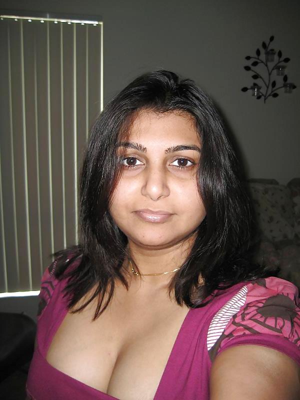25P Riya Indian Mumbai Bombay India Girl 