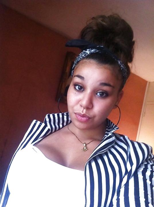 16P Beurette chienne 11