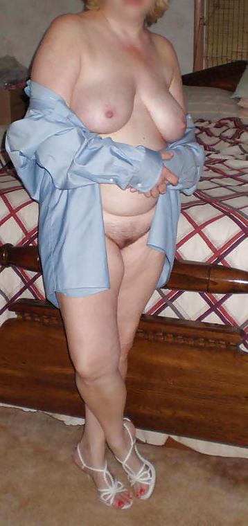 7P Housewife hot posing for husband