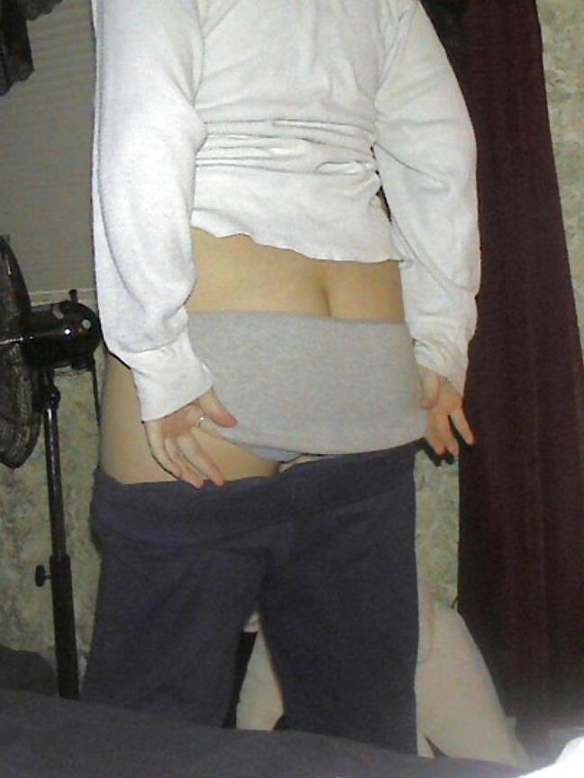 10P Mommy Caught Naked on Cell Phone
