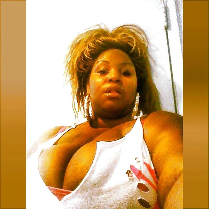 24P Kesha(HUGE TITS)