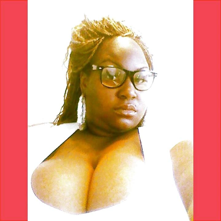 24P Kesha(HUGE TITS)