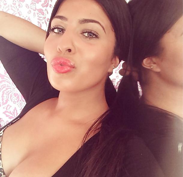 17P Ahlamoukhita beurette