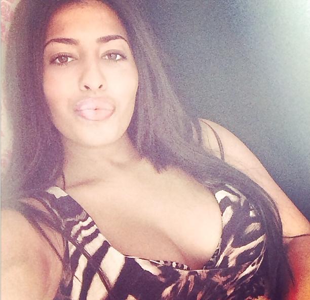 17P Ahlamoukhita beurette