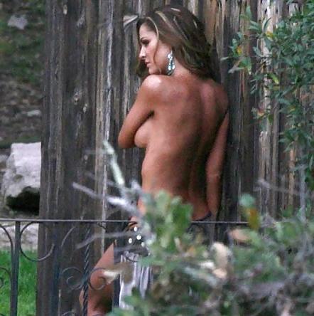13P Ninel Conde - Paparazzis At A Photoshoot