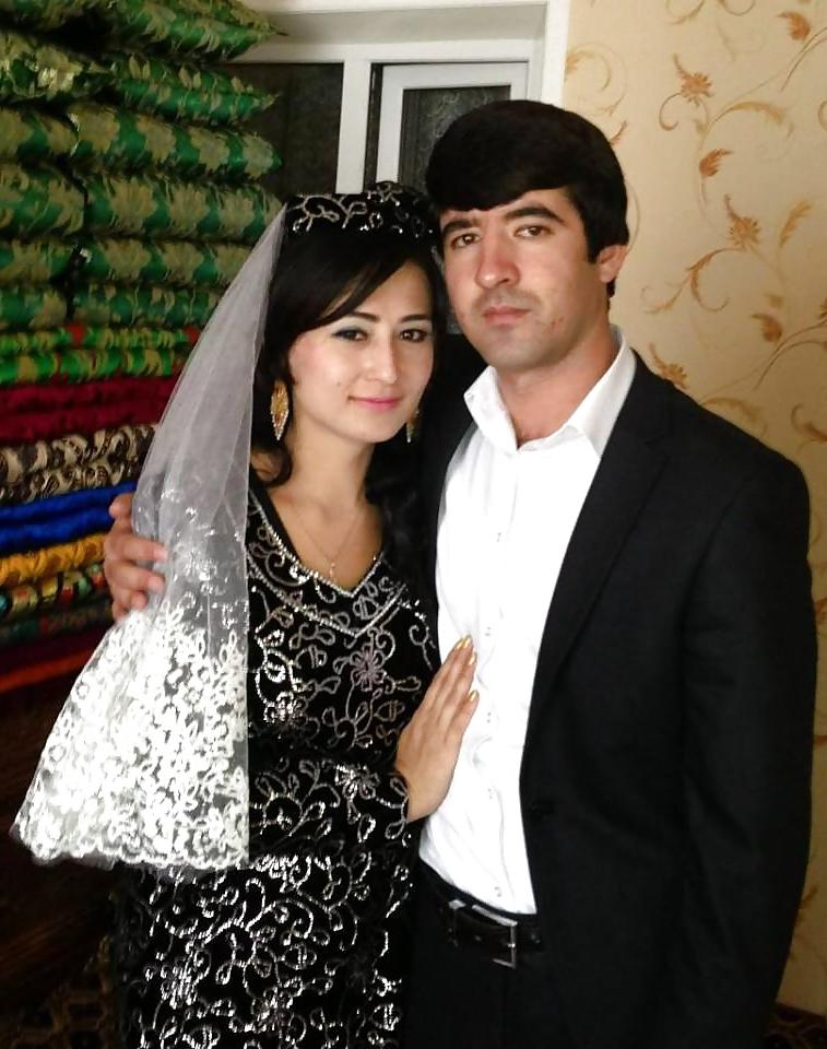 22P My cam whore, now married, comment please...