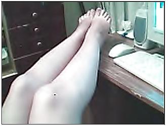22P My cam whore, now married, comment please...