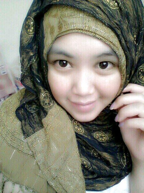 8P Indonesian- jilbab toge