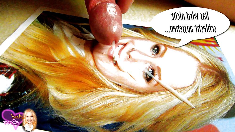 21P A lot of sperm on Avril's face