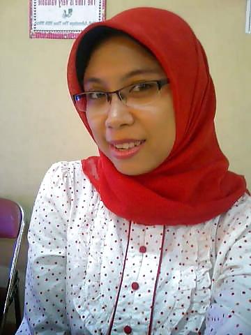 8P Beautiful indonesian lady from surabaya