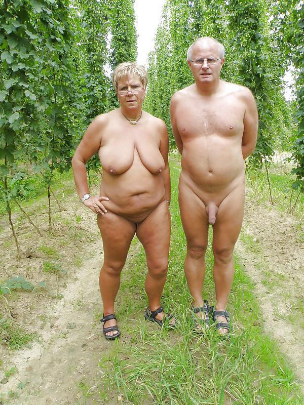 20P Naked couple 29.