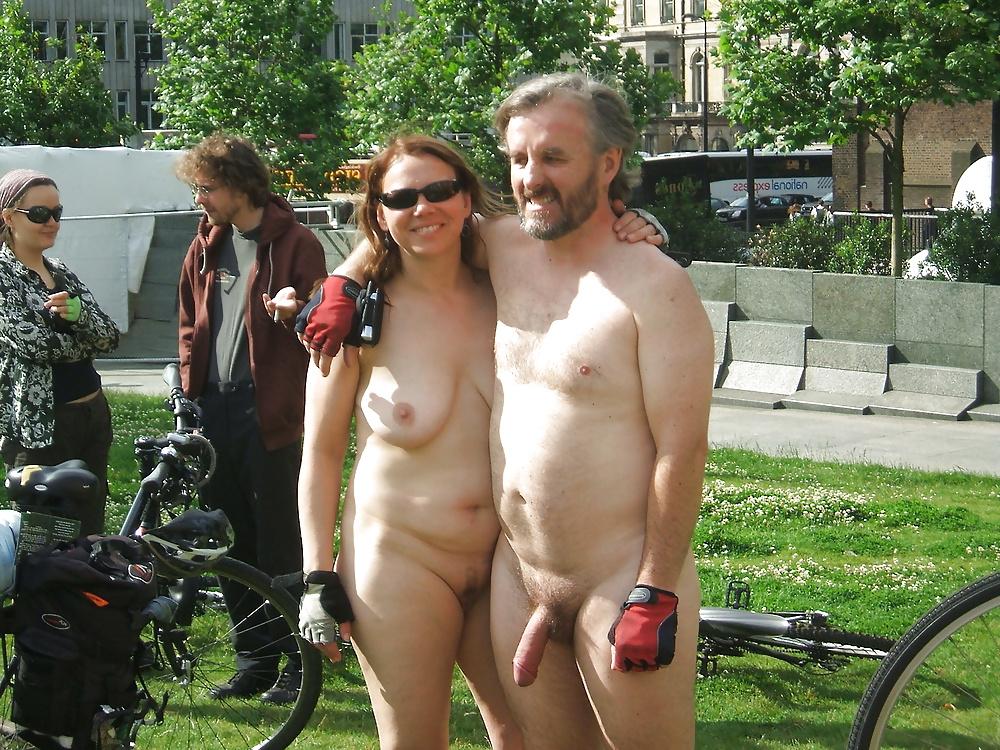 20P Naked couple 29.