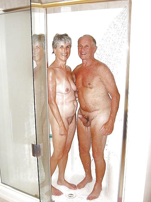 20P Naked couple 29.