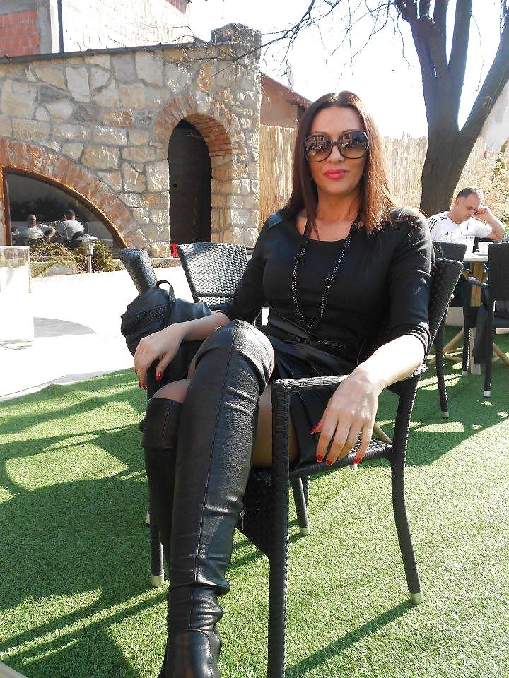 25P Facebook MILF Serbia