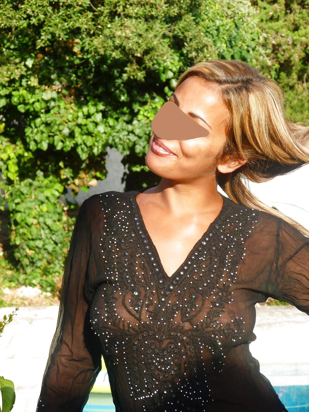 10P Ma beurette marocaine avec robe transparente