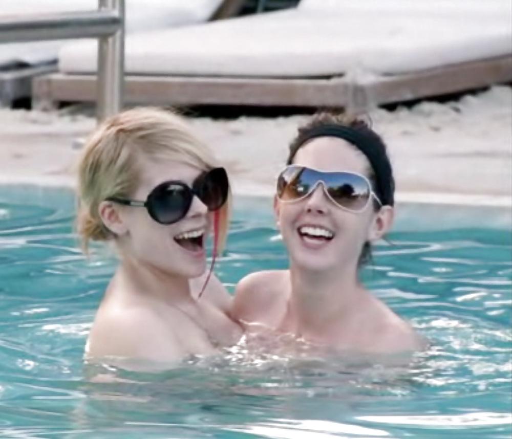 15P Avril Lavigne Nude in pool with her friend