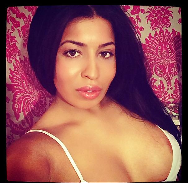 25P Ahlamoukhita beurette instagram