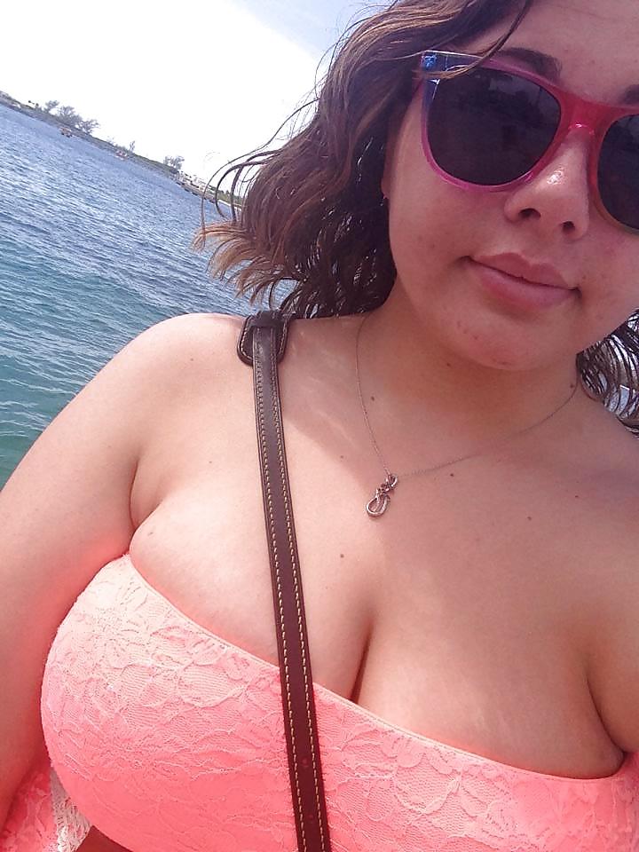 14P Huge tits yum