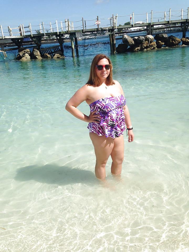 14P Huge tits yum