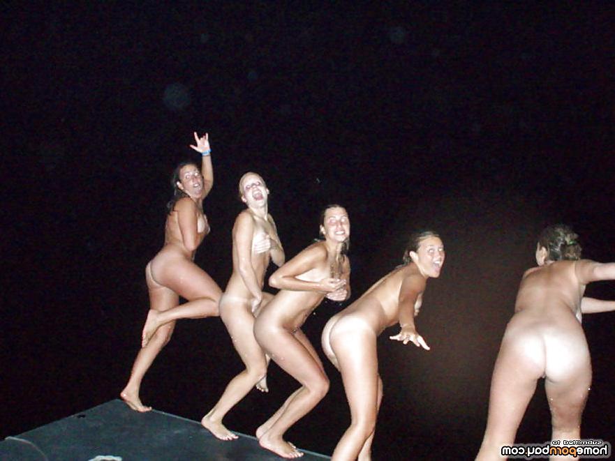 15P Nude college babes